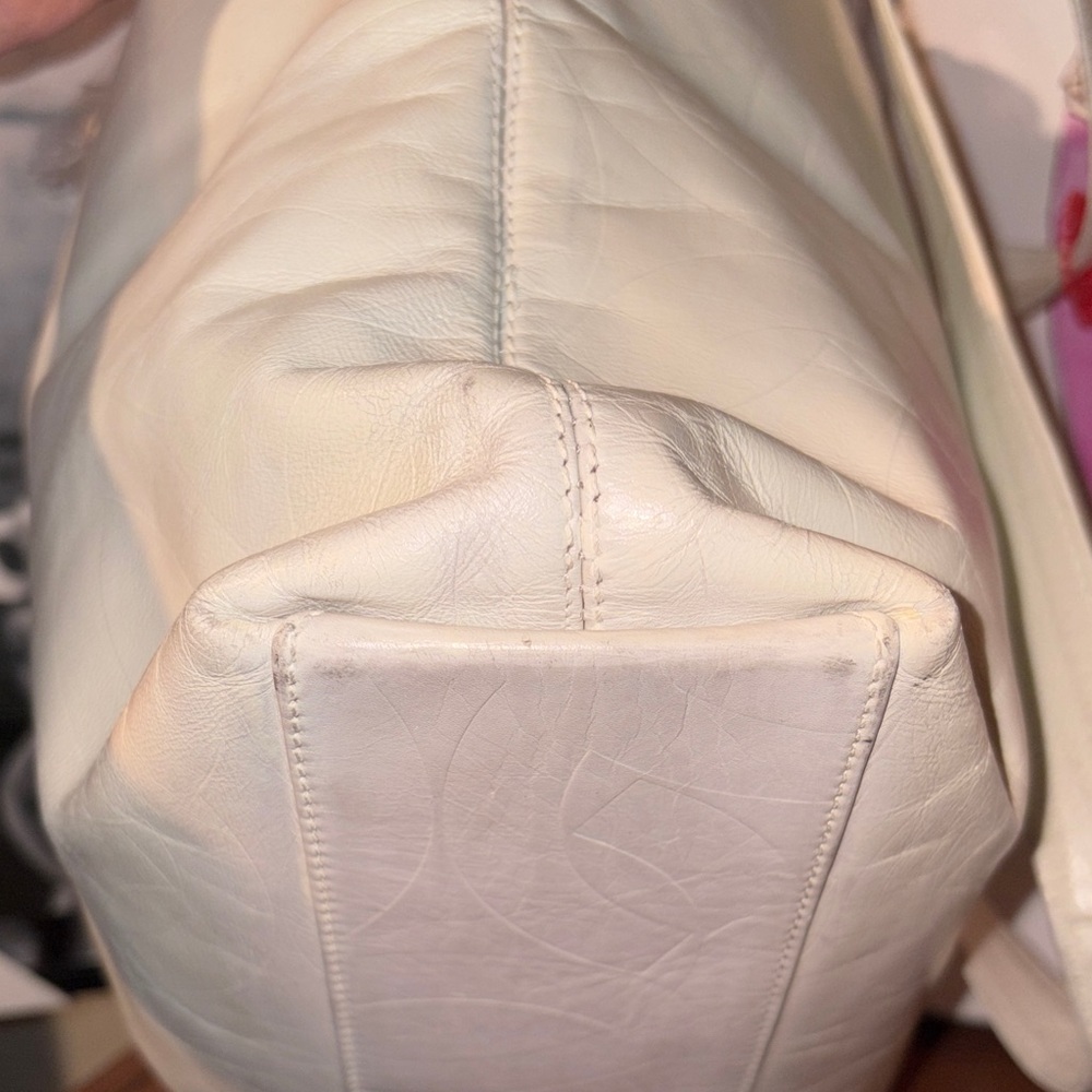 Chanel leather White Women's Tote Bag - Picture 16 of 16